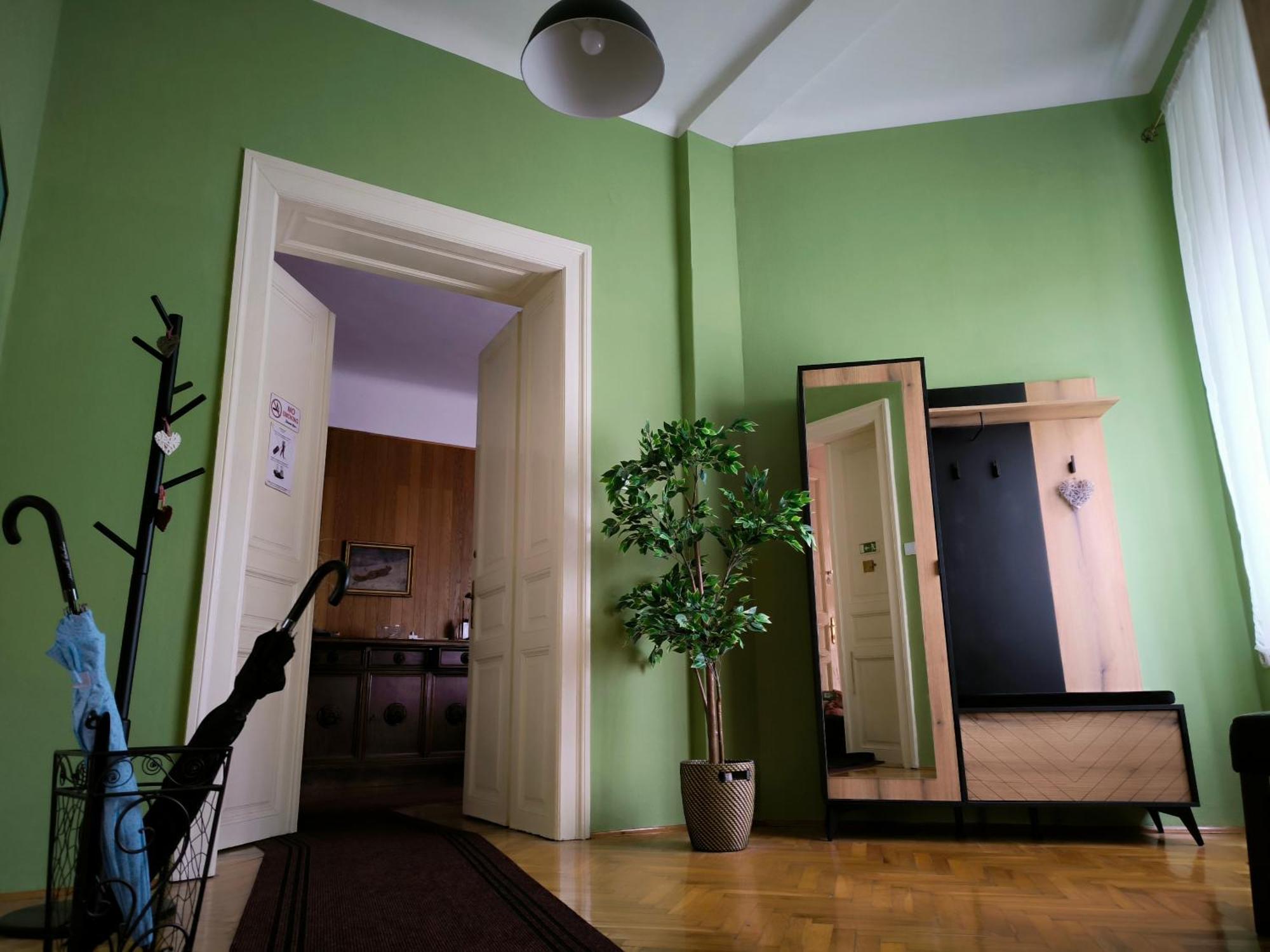 Konzul -Top Apartment, Strict Center, Parking Осієк Екстер'єр фото